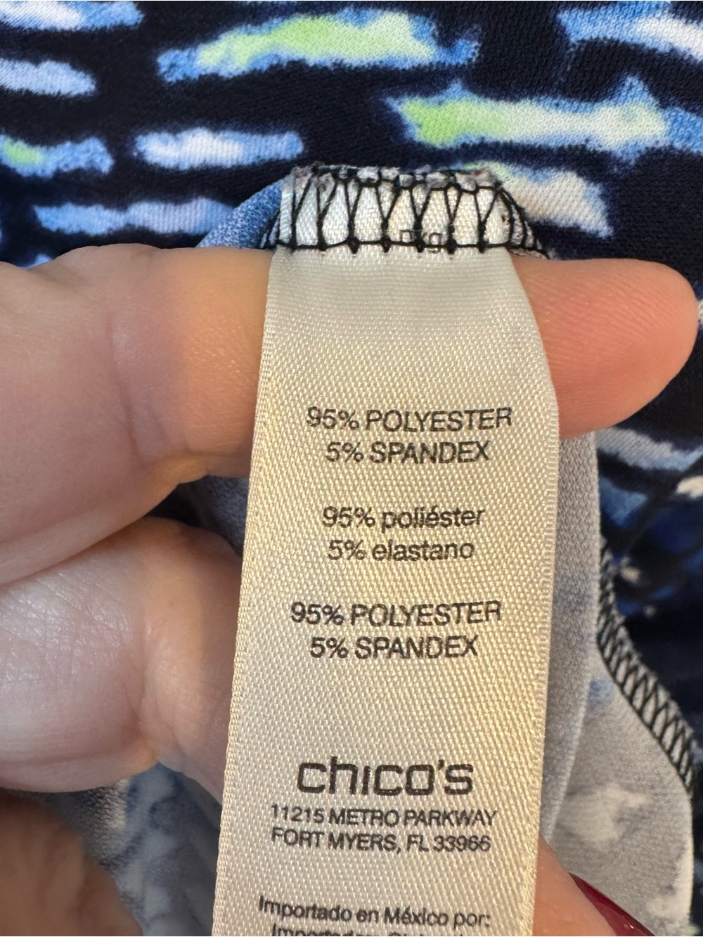 Chico's Easywear Navy Abstract Print  V-NeckTop    1X    #N - Picture 7 of 8